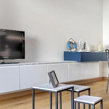 Apartment Crystal Seahorse