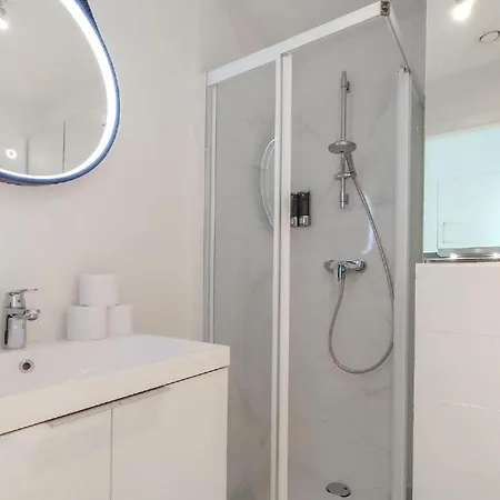 Apartment Crystal Seahorse